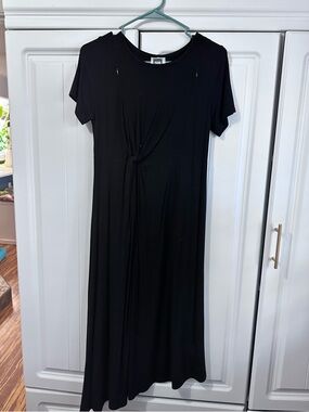 NOM maternity Knot-Front maxi dress